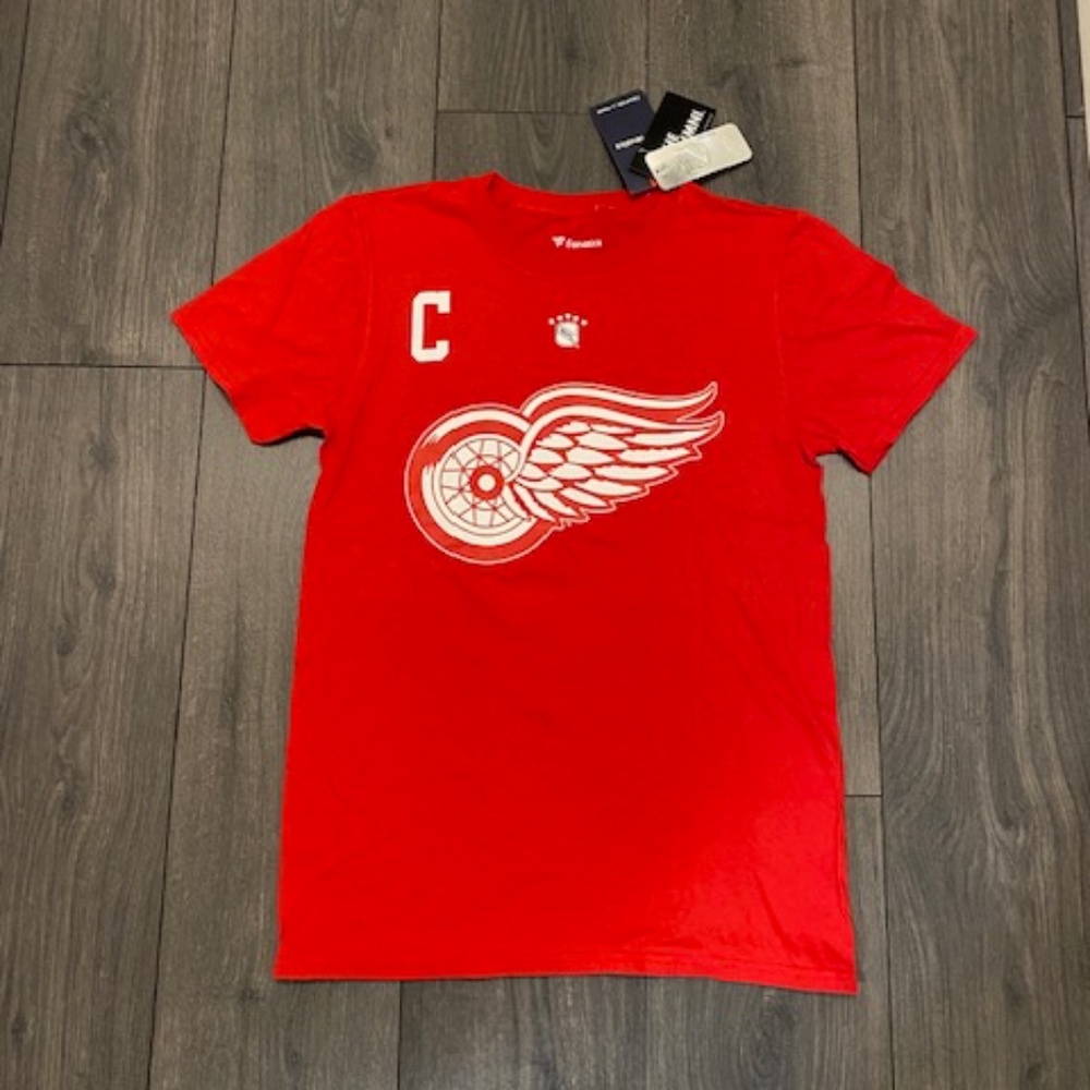 Fanatics Detroit Red Wings Gordie Howe T-Shirt NWT